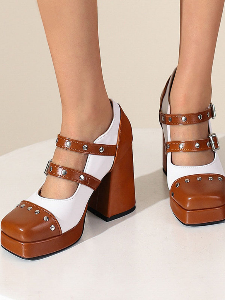 Scarpe Mary Jane con tacco a blocco e punta quadrata borchiata