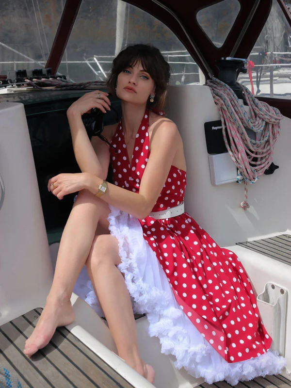 Abito rosso a pois anni '50