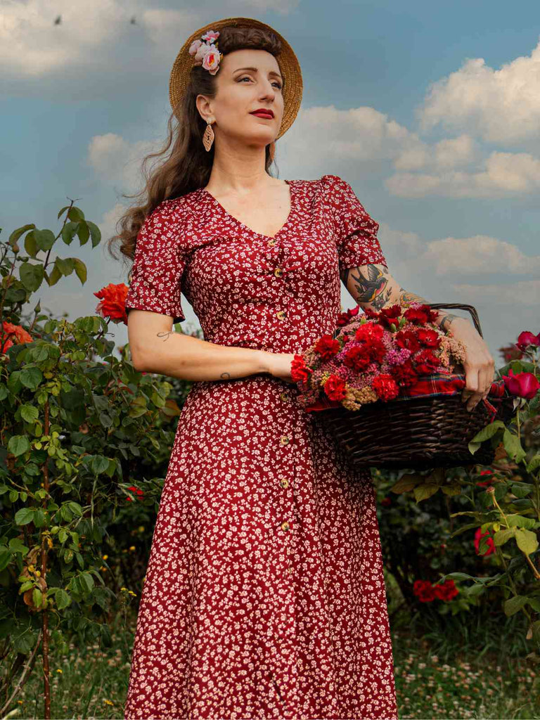 Abito fiori a fiorellini con scollo a V bordeaux anni '40