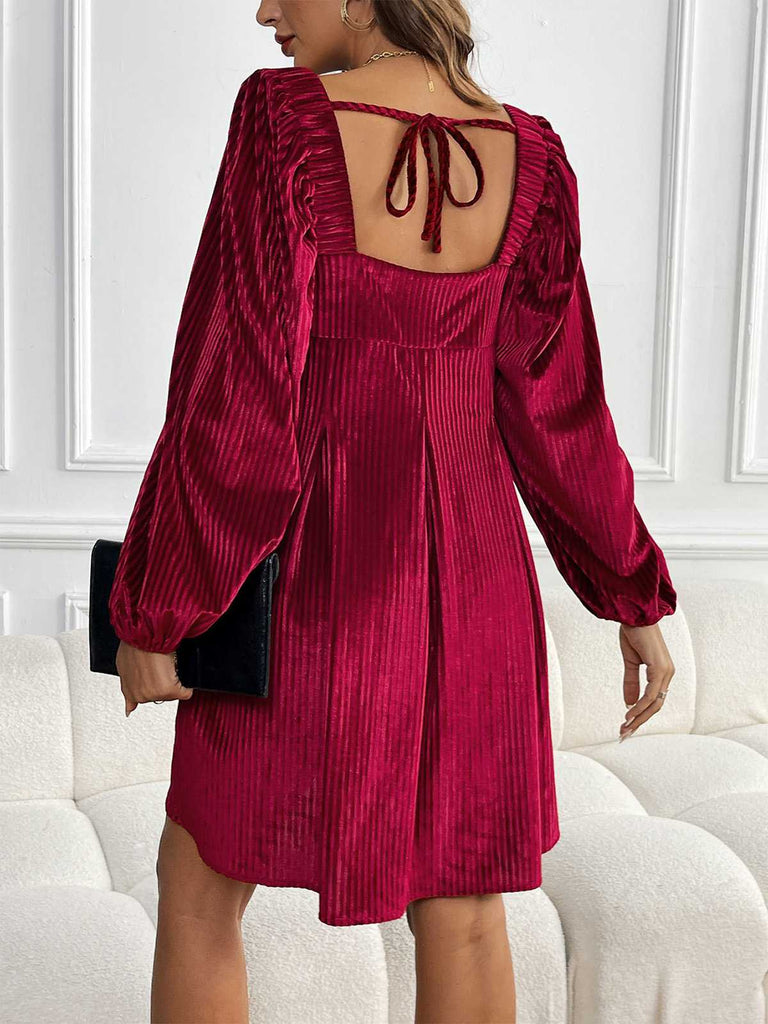 Abito babydoll in velluto con maniche a sbuffo scollo quadrato anni '60