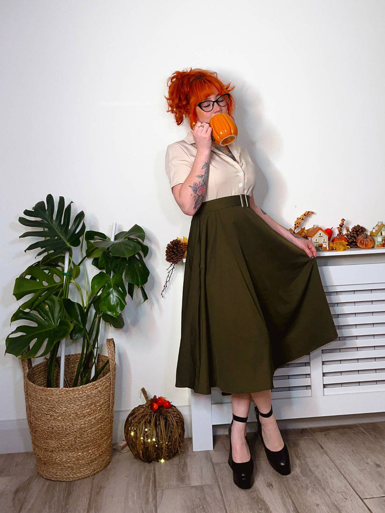 Abito con cintura bottoni verde kaki anni '50
