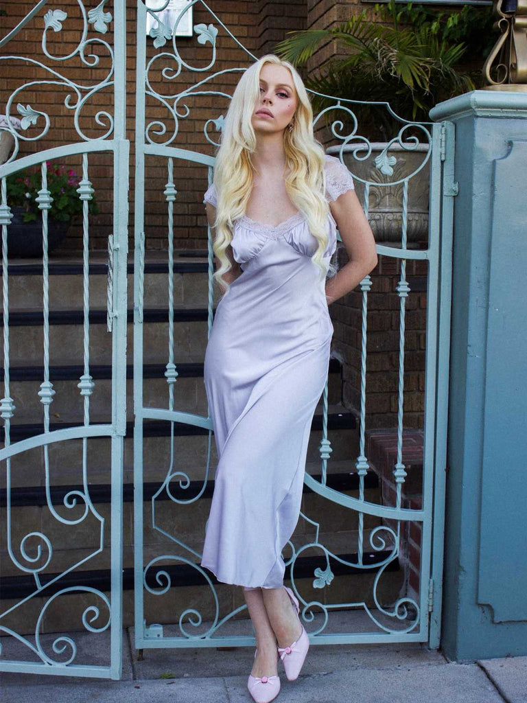 Camicia da notte in pizzo scollo a V profondo lavanda anni '30