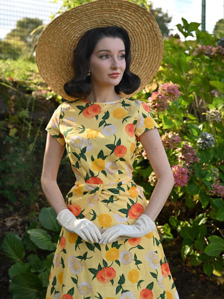 Abito arricciato fiori di ortensia giallo anni '50