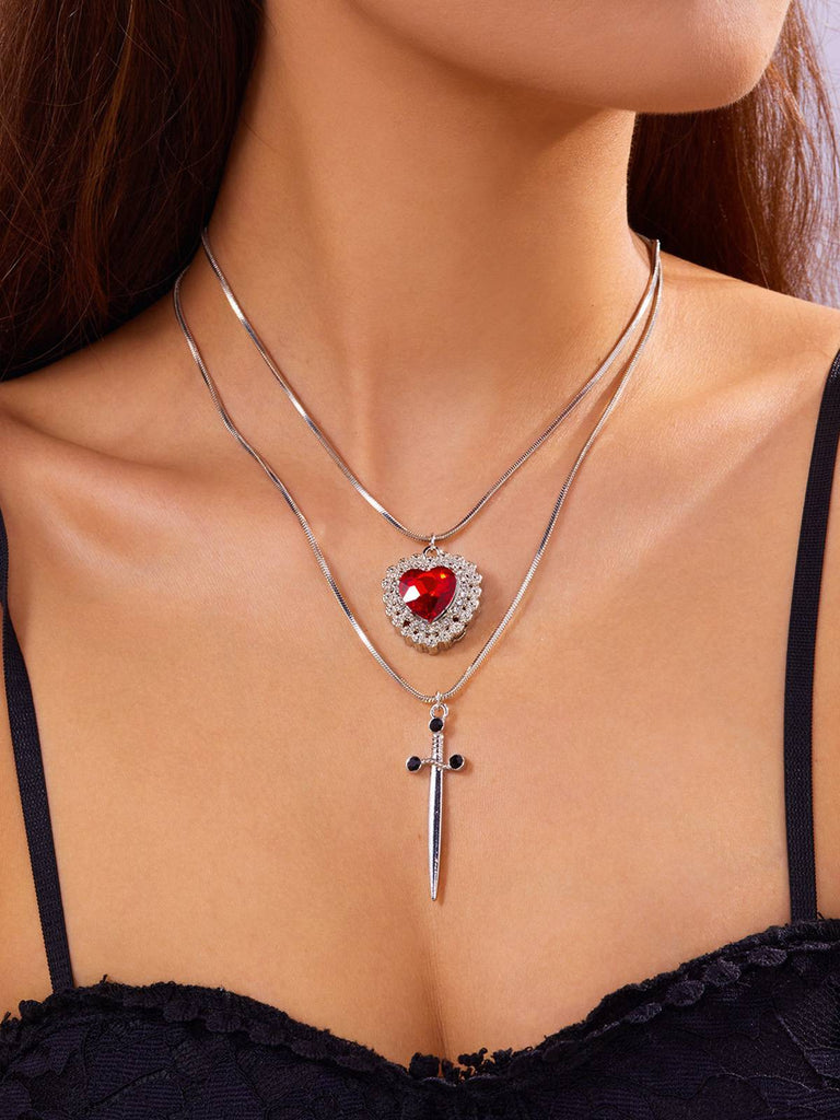 2PCS Collana con rubino a forma di cuore e spada in strass