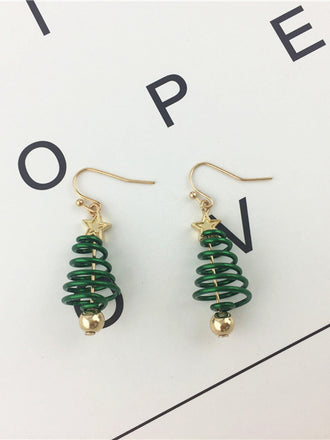 Orecchini a forma di stella con albero di Natale intrecciato