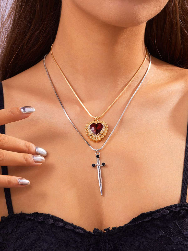 2PCS Collana con rubino a forma di cuore e spada in strass