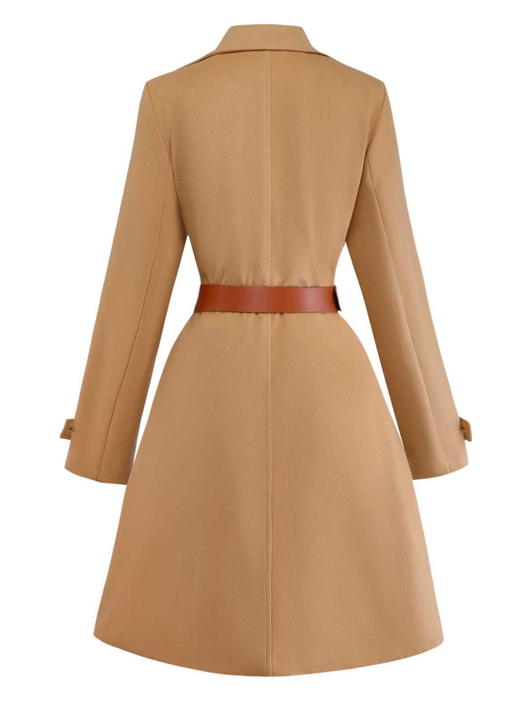 Cappotto doppiopetto con revers e cintura color cachi anni '40