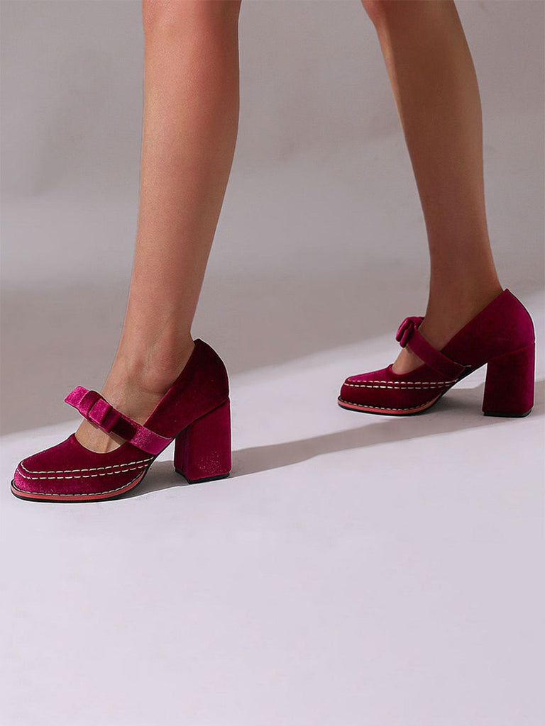 Décolleté Mary Jane in pelle scamosciata con fiocco