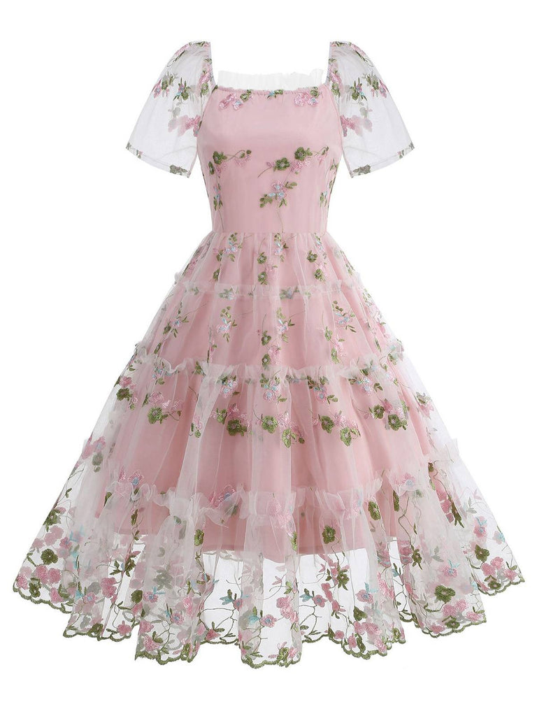Abito con fiori ricamati a maniche a sbuffo in rete anni '50