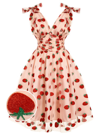 abito a ruota a fragole in rete rosa anni '50