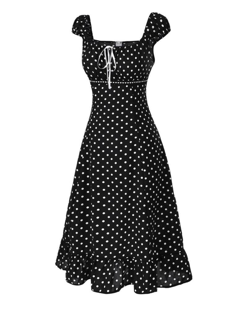 Abito con volant a pois e scollo quadrato anni '40