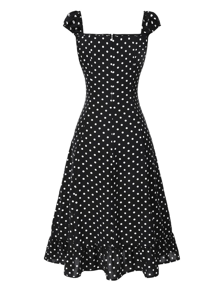 Abito con volant a pois e scollo quadrato anni '40