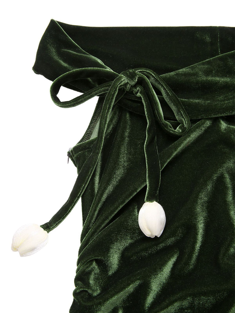 Abito Bardot in velluto arricciature e spalle scoperte verde anni '40