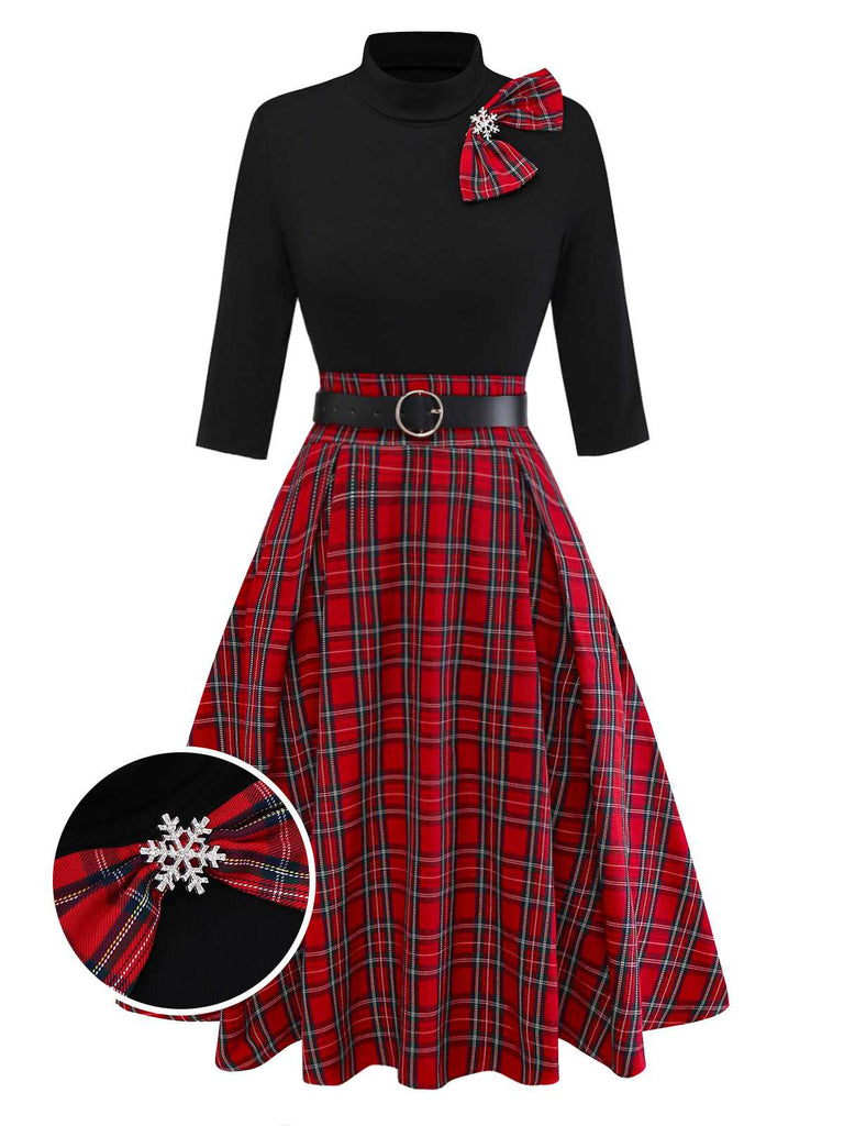 Abito a quadri e spilla a forma di fiocco di neve rosso anni '50