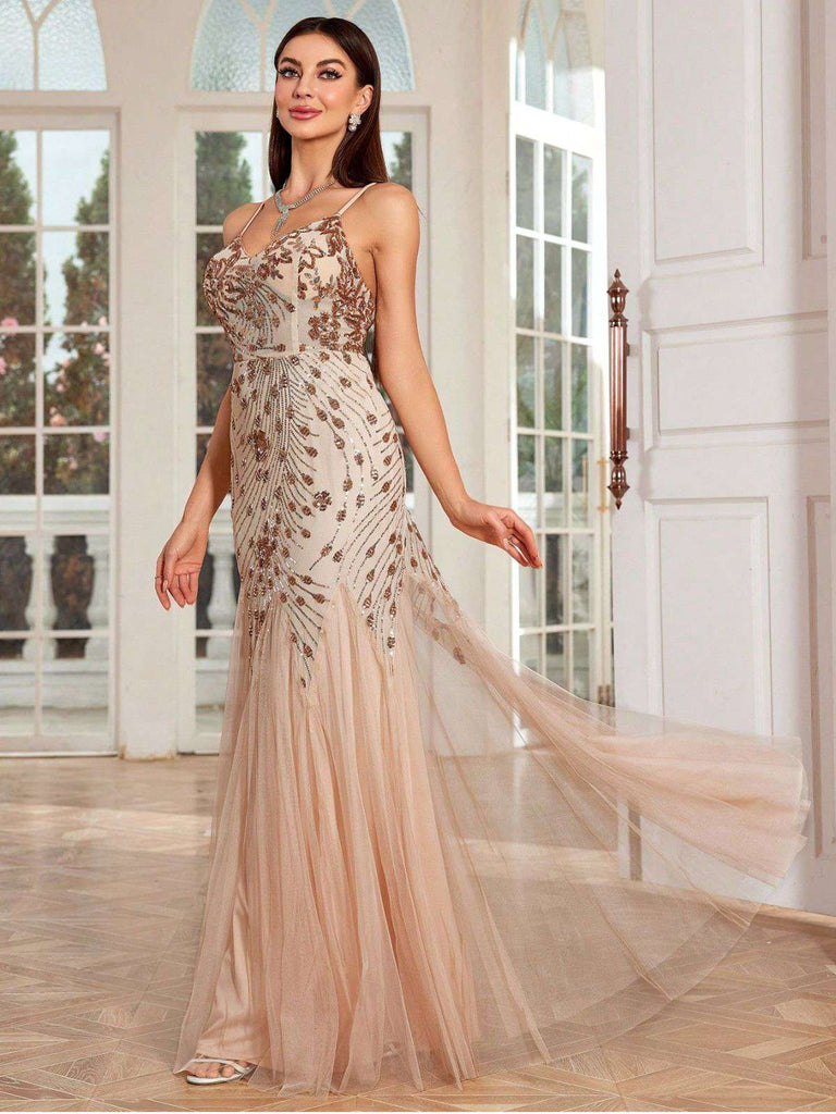 Abito da sera a sirena e paillettes con schiena scoperta beige anni '20