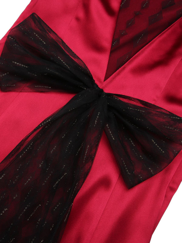 Abito a sirena rosso scuro con decorazioni a fiocco anni '30