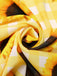 Abito a triangolo giallo motivo girasole anni '50