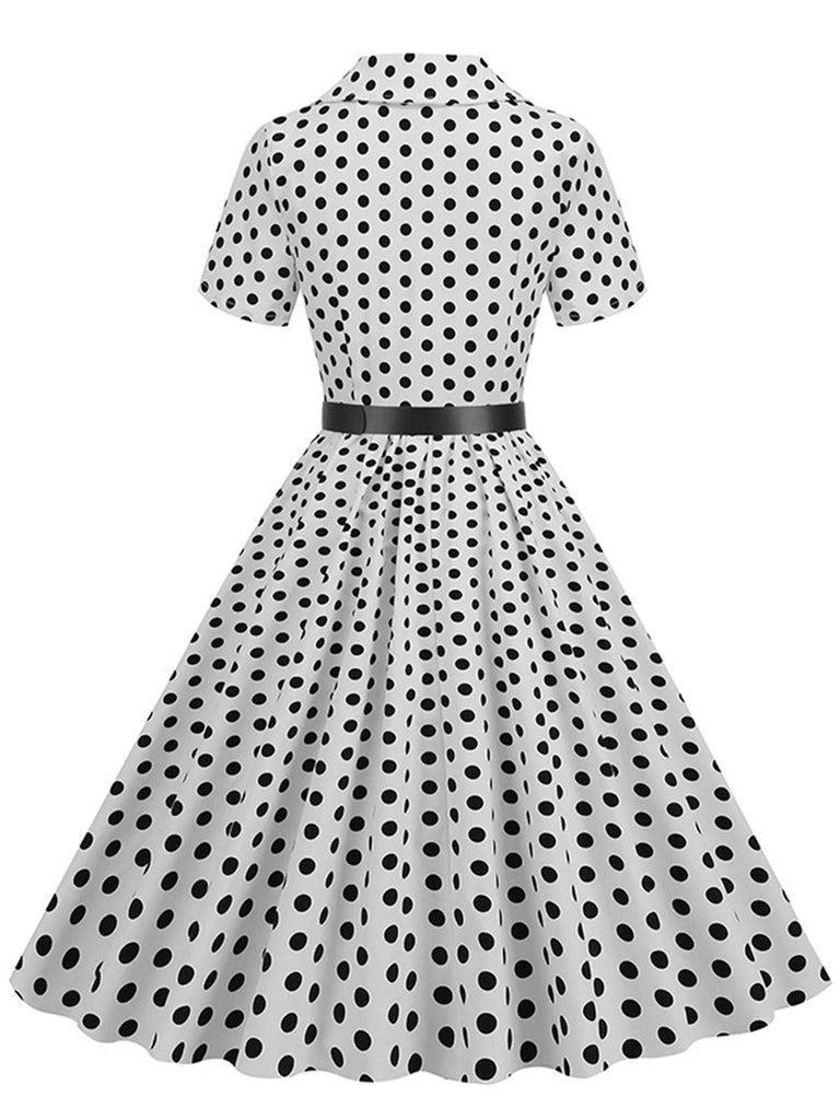 Abito con cintura e revers a pois anni '50