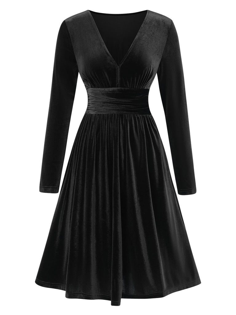 Abito in velluto a trapezio con scollo a V anni '40