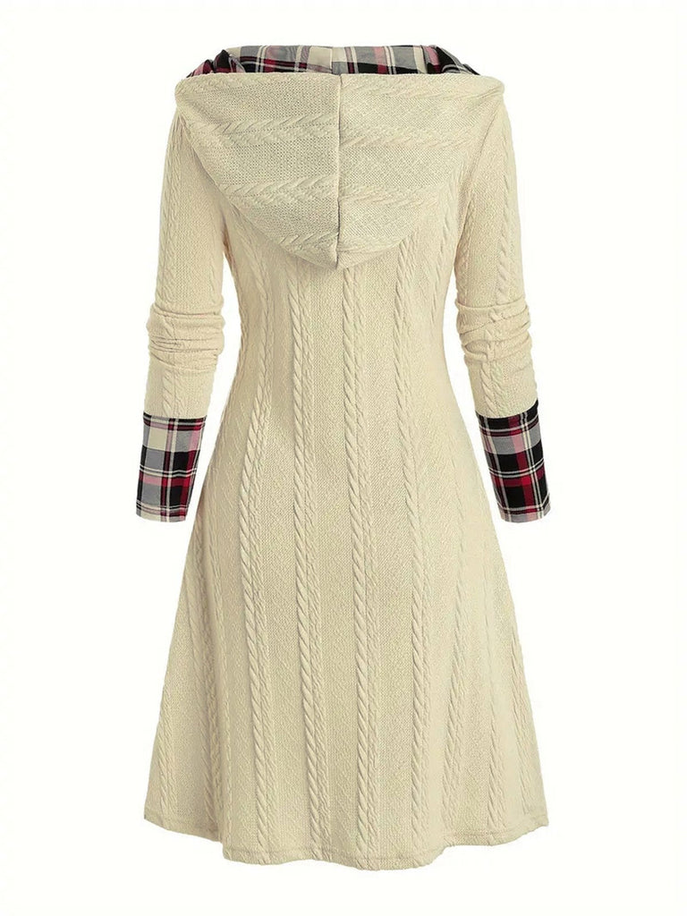 Abito a quadri con cappuccio in maglia bianco anni '50
