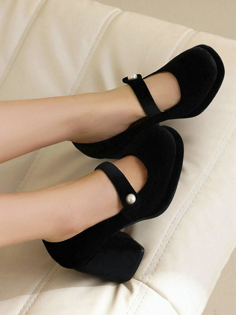 Scarpe Mary Jane in velluto con bottoni di perle e tacco spesso