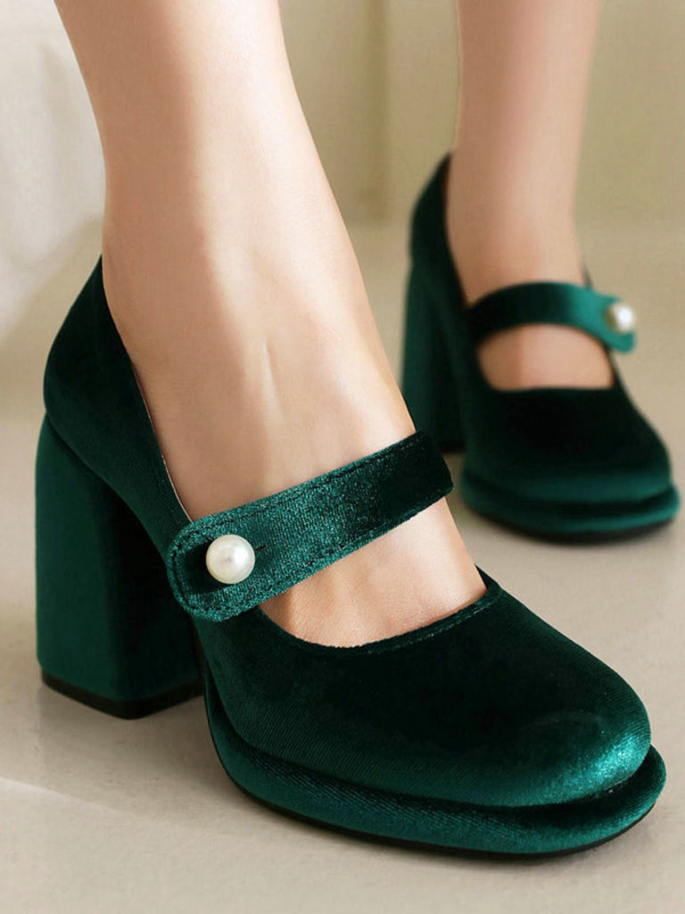 Scarpe Mary Jane in velluto con bottoni di perle e tacco spesso