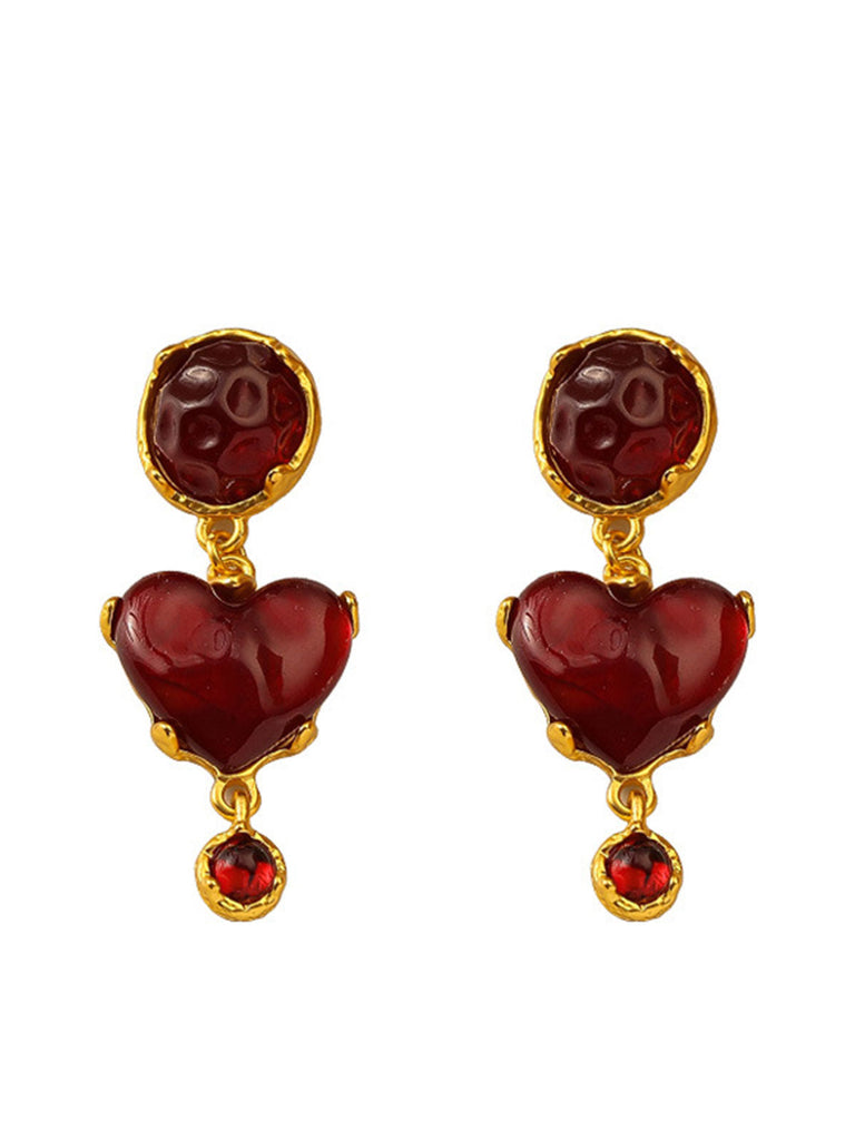 Orecchini in resina a forma di cuore bordeaux