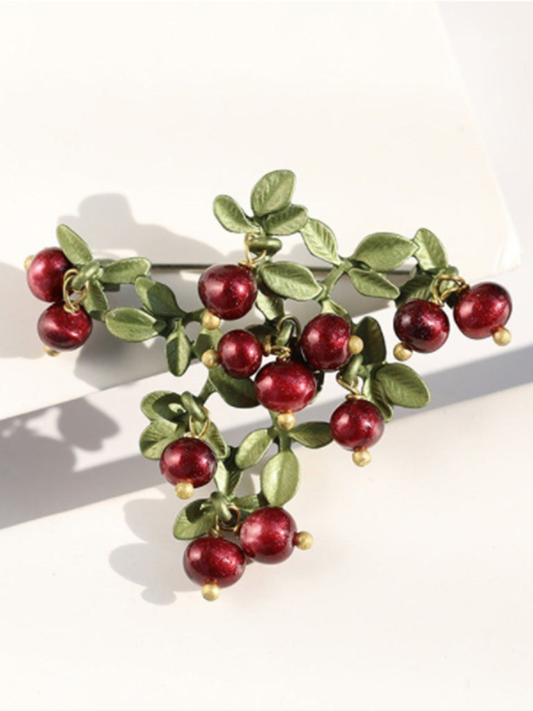 Spilla vintage fatta a mano con perle di mirtillo rosso