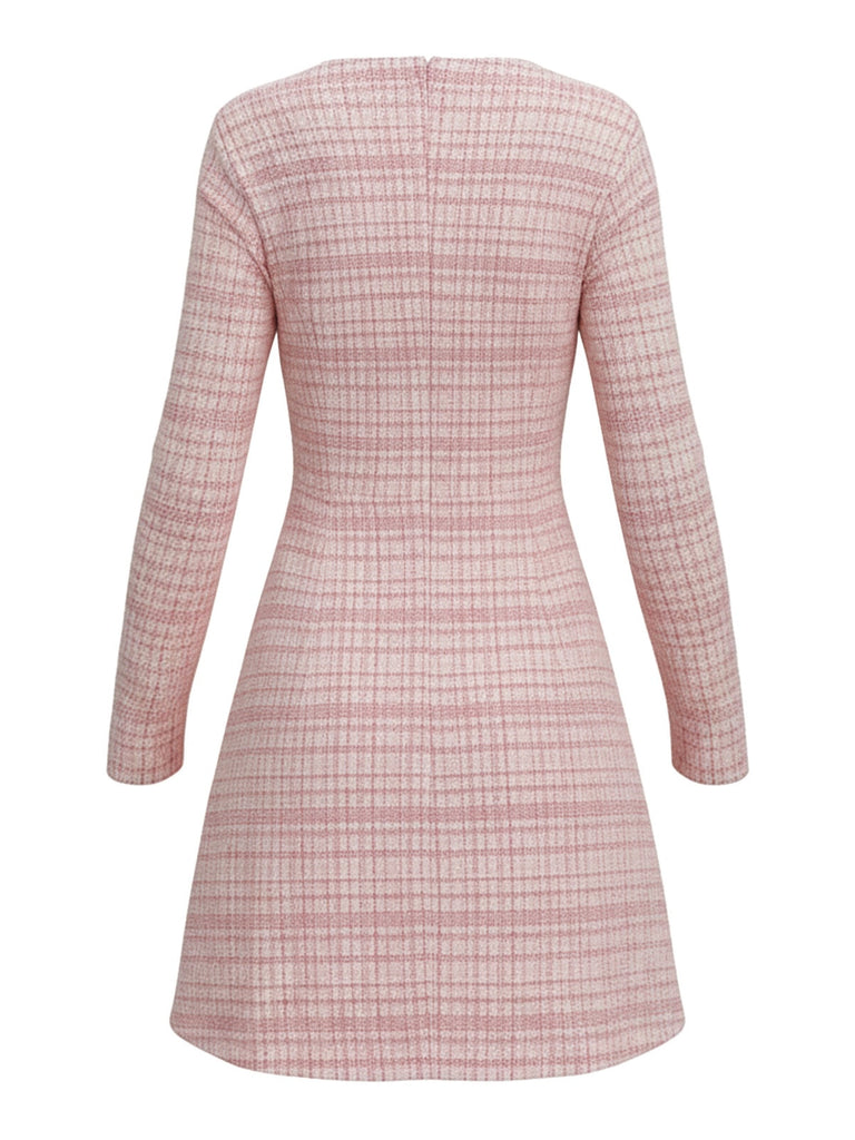 Abito  in tweed a quadri con bottoni e scollo quadrato rosa anni '60