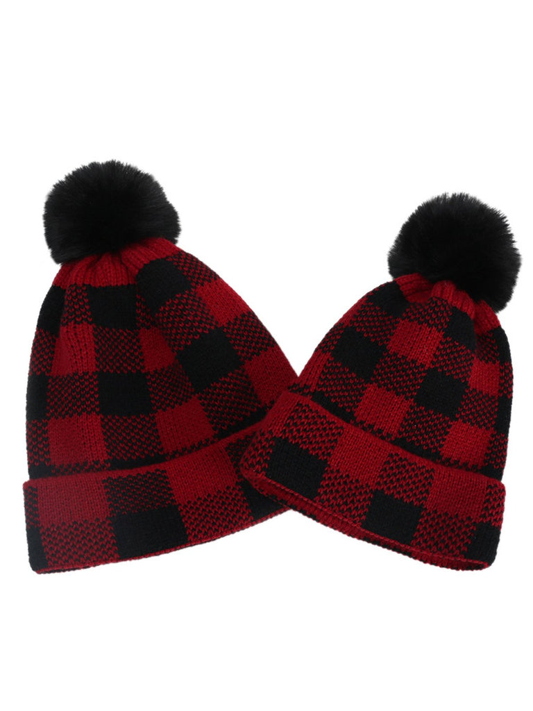 Cappello da genitore lavorato a maglia con palla di pelo scozzese rosso e nero