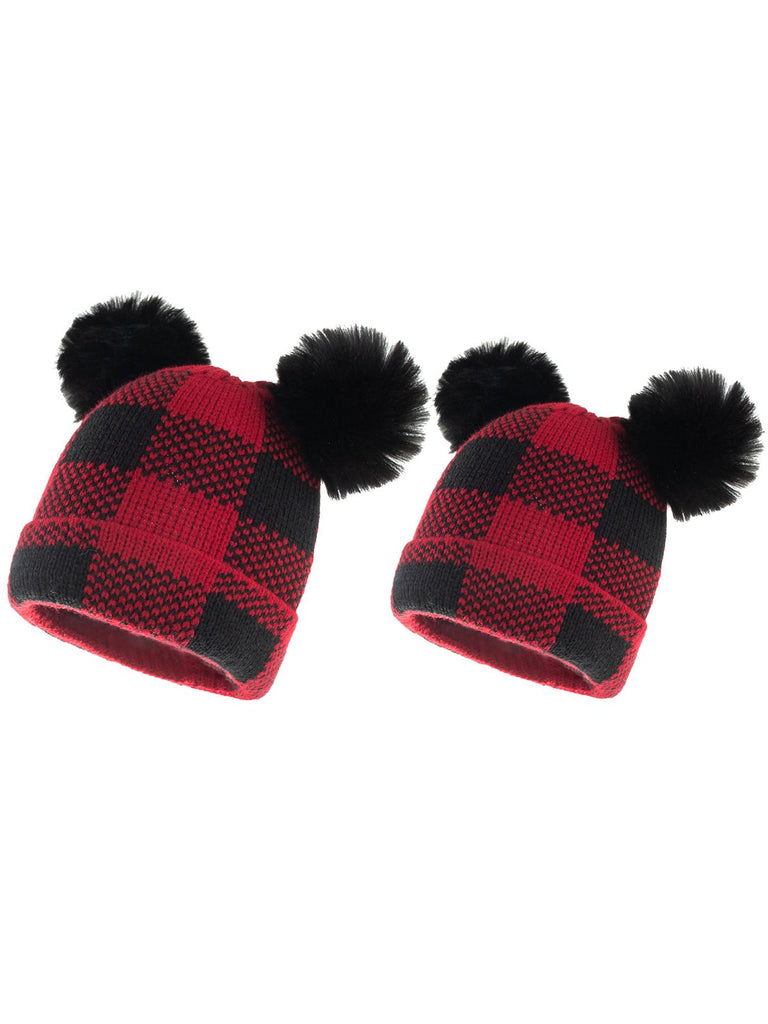Cappello da bambino lavorato a maglia con palla di pelo scozzese rosso e nero