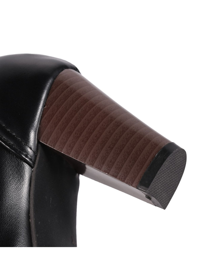 Scarpe con tacco grosso nero retrò