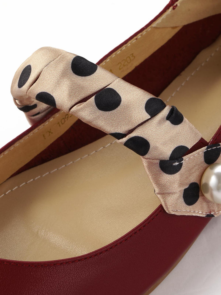 Scarpe in pelle con cinturino a pois retrò
