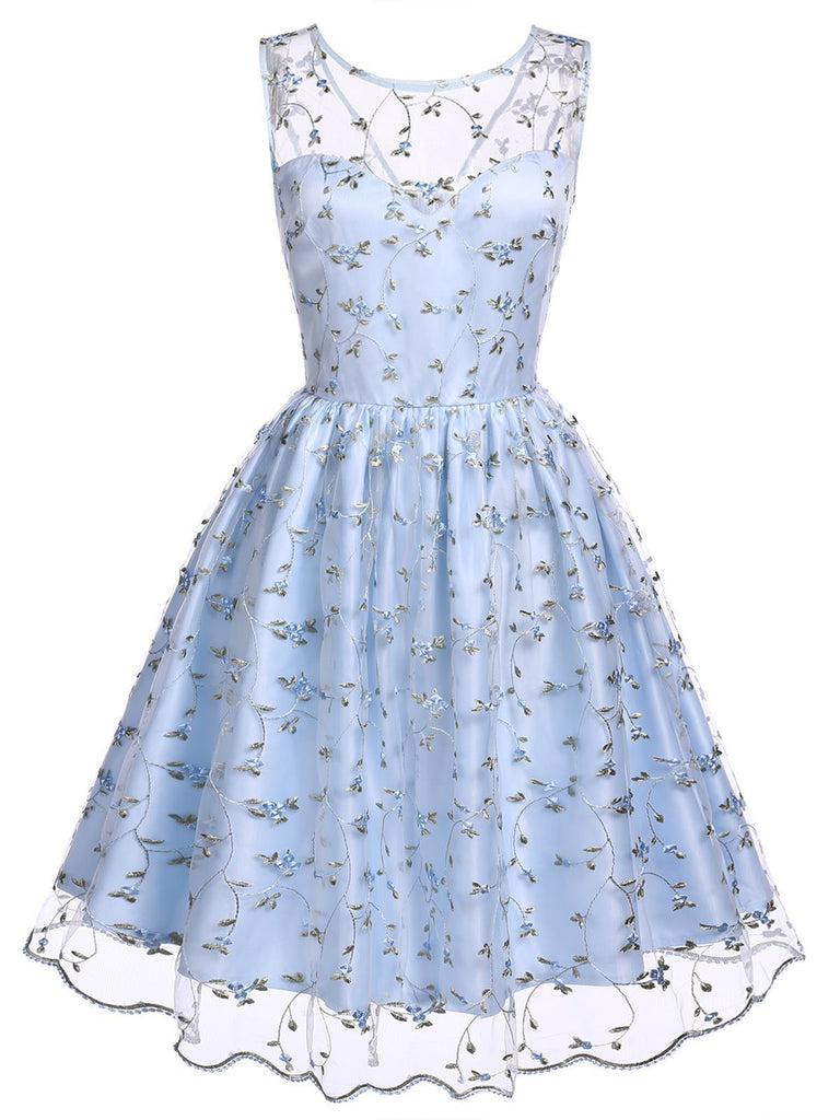 Abito blu in pizzo con ricamo floreale anni '50